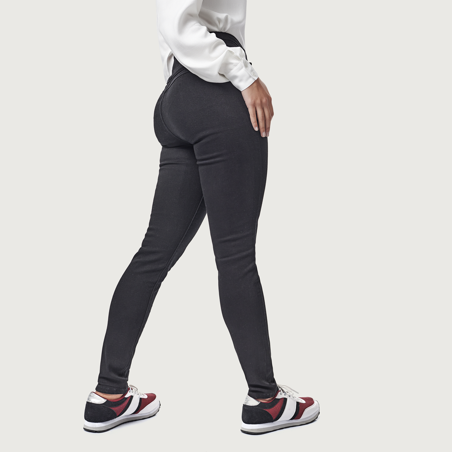 Jean Under Negro